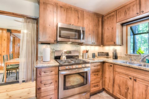 Moonlight Cove w Grill Tahoe Beach Next Door House in Tahoe Vista