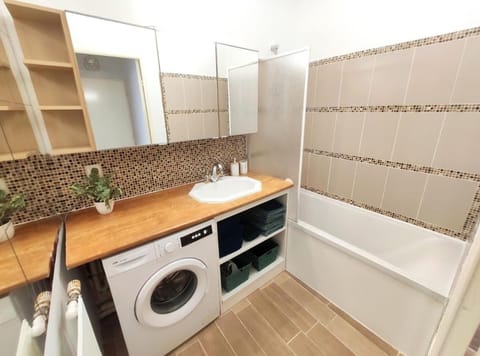 Disneyland - Paris 15 min - Parking - 8 personnes Apartment in Noisy-le-Grand