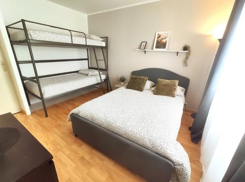 Disneyland - Paris 15 min - Parking - 8 personnes Apartment in Noisy-le-Grand