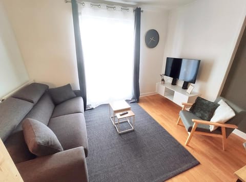 Disneyland - Paris 15 min - Parking - 8 personnes Apartment in Noisy-le-Grand