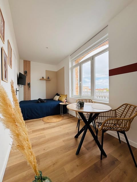 Seating area, Bedroom