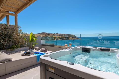 Day, Natural landscape, Hot Tub, Balcony/Terrace, Mountain view, Sea view