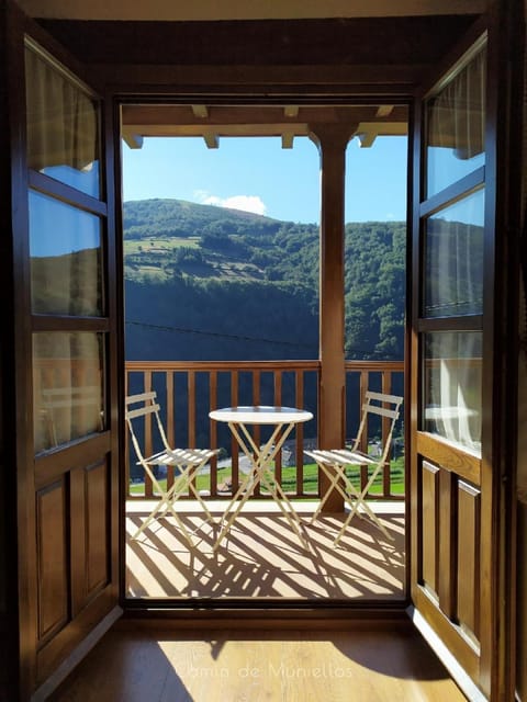 Balcony/Terrace, Balcony/Terrace, Mountain view