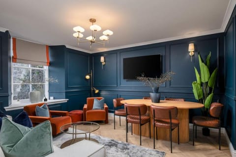 Sapphire Suite, The Stirling Residence Apartment in Stirling