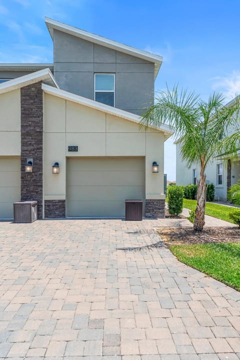 Paradise Home 20 Mins to Disney with Pool and Waterpark on Property House in Colorado