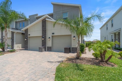 Paradise Home 20 Mins to Disney with Pool and Waterpark on Property House in Colorado