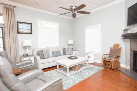 Mockingbird Dreams - Beach House House in Gulfport