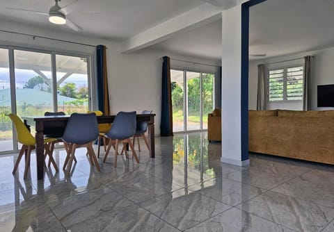 Patio, TV and multimedia, Living room, internet