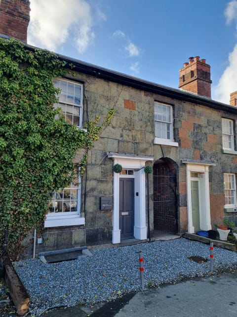 No 3 Waterloo Place Apartment in Welshpool