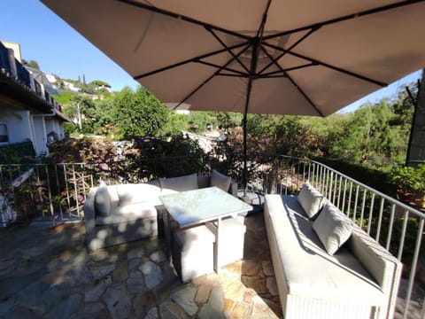Patio, Day, View (from property/room), Balcony/Terrace, Seating area, Garden view