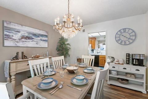 Home in San Diego! The Blue Leaf with 3bed 2bath, Golf, Large Yard! House in Rancho Bernardo