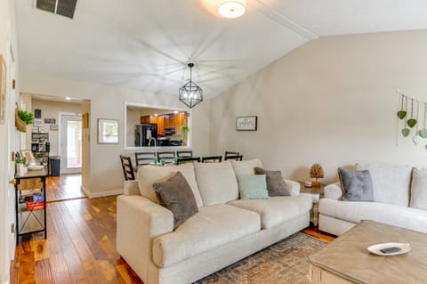 14 Mi to Dtwn Indy Family Gem with Yard House in Greenwood