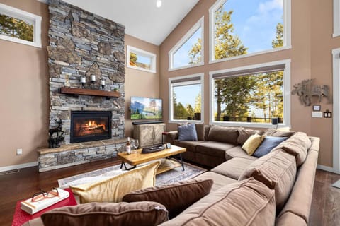 Eagles Nest - Hot Tub & Lake Views House in Somers