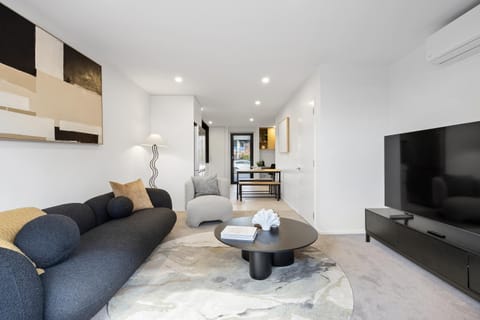 Communal lounge/ TV room, TV and multimedia, Living room, Seating area, Evening entertainment