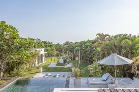 Exclusive 5-Bedroom Villa Stunning Ocean Views House in Bali