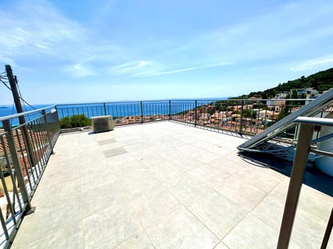 MonJa puhkemaja House in Samos, Greece