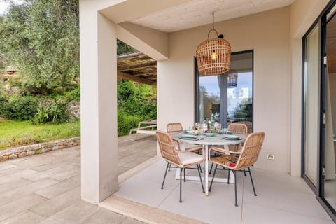 Balcony/Terrace, Dining area
