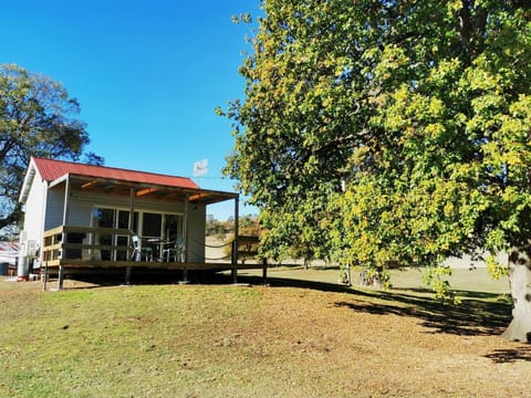 Rostrevor Pickers Cottage Farm Stay in Triabunna