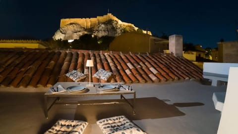 Acropolis Neoclassic Elegance House in Plaka