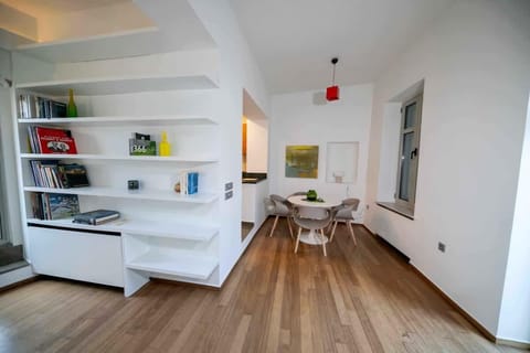 Acropolis Neoclassic Elegance House in Plaka