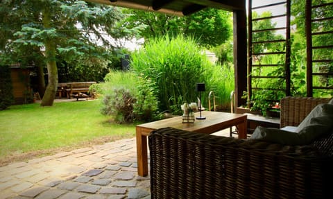Garden, Seating area, Garden view