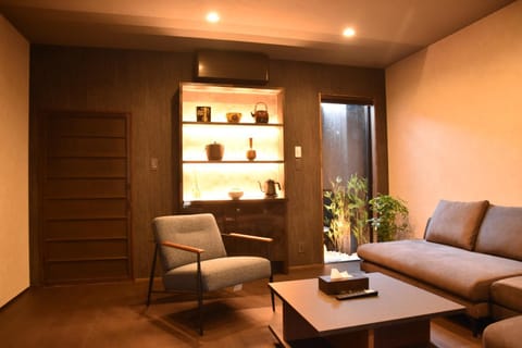 Living room, Diving