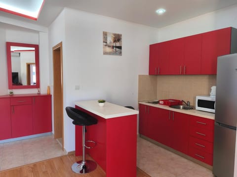Kitchen or kitchenette, pet friendly
