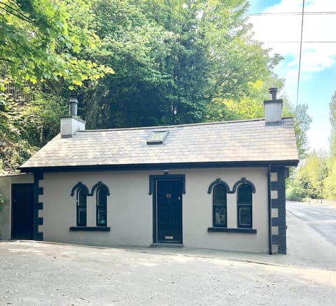 Victoria Gate Lodge House in Londonderry