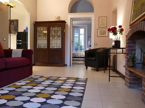 Property building, TV and multimedia, Living room, Seating area