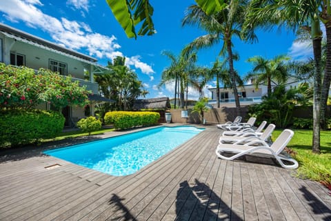 Garden, Garden view, Swimming pool, sunbed