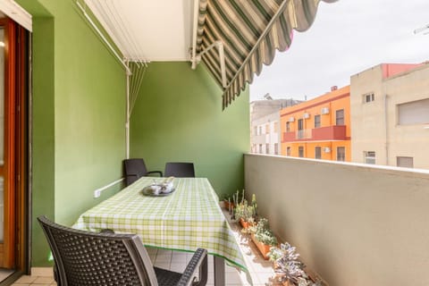View (from property/room), Balcony/Terrace, Dining area