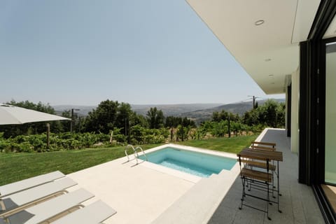 Property building, Swimming pool, sunbed