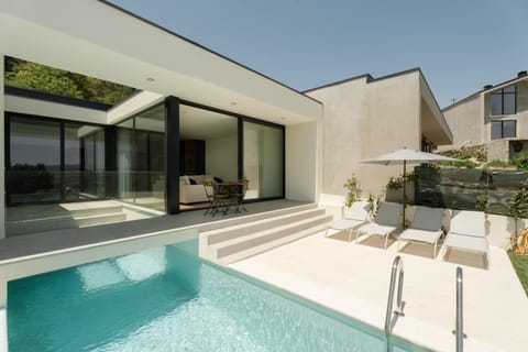 Property building, Swimming pool, sunbed