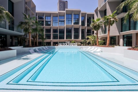 Property building, Day, Swimming pool