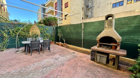 Patio, BBQ facilities