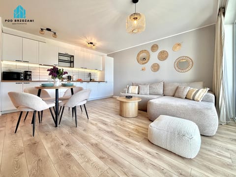 Kitchen or kitchenette, Living room, Seating area