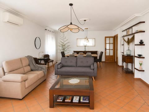 Communal lounge/ TV room, Dining area