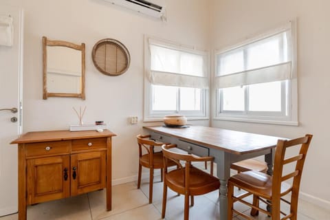 Decorative detail, Dining area, furniture, heating, internet, air conditioner
