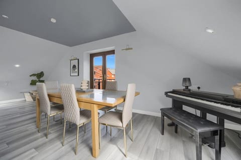 Living room, Seating area, Dining area