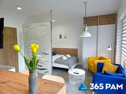 Bed, Living room, Photo of the whole room, Seating area, Bedroom, towels, wardrobe