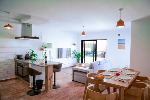 TV and multimedia, Kitchen or kitchenette, Living room, Dining area