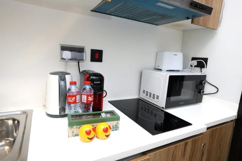 Coffee/tea facilities, Kitchen or kitchenette, microwave, toaster