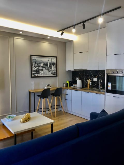 Coffee/tea facilities, Kitchen or kitchenette, Dining area, minibar, oven, pet friendly, stove, toaster