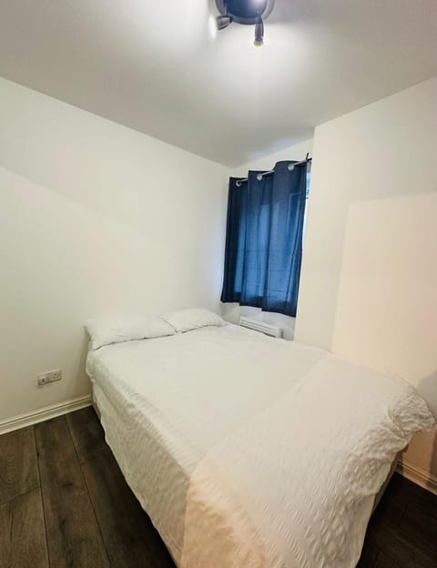 Modern Apt commute to Edinburgh Apartment in Livingston