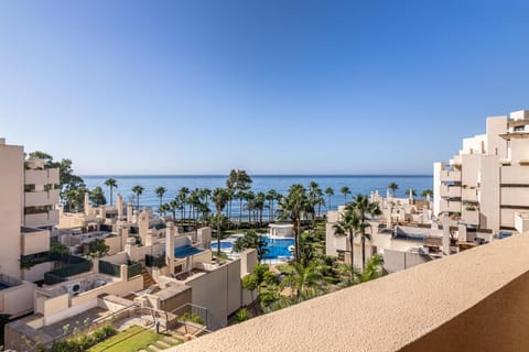 Property building, Pool view, Sea view