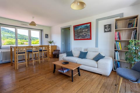Library, Living room