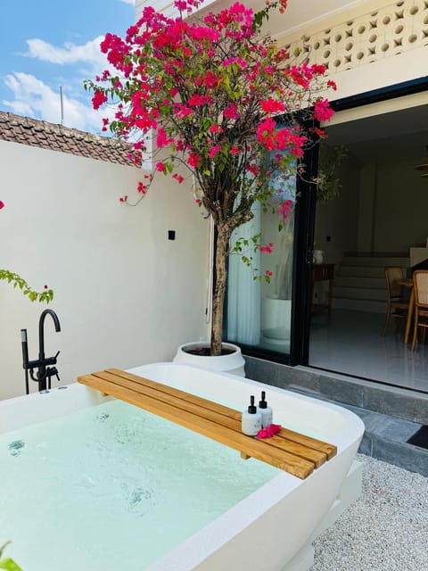 Hot Tub, Open Air Bath