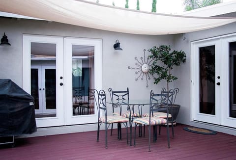 Getaway Beach Bungalow - Kid and Pet Friendly House in Carlsbad