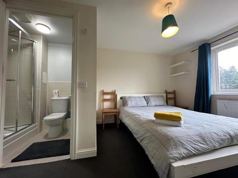 2 Bed & 2 Bath-Flat-Driving Distance to Edinburgh Apartment in Livingston