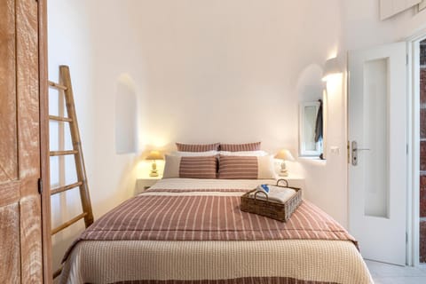 Pura Vida Cave House Villa in Imerovigli